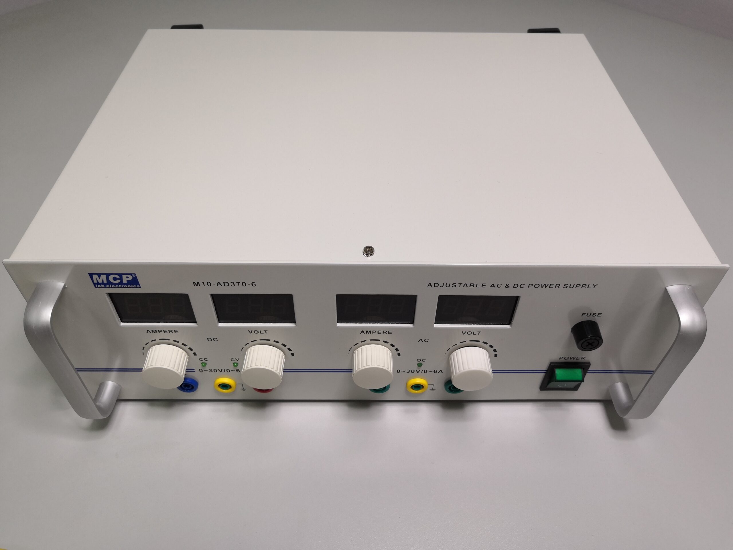 MCP M10-AD370 NDN zasilacz DC AC regulowany izolacja galwaniczna 30V 6A