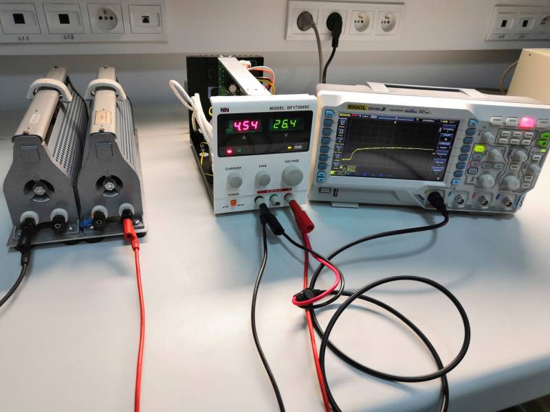 Zasilacz laboratoryjny DF173005C NDN – 30V, 5A